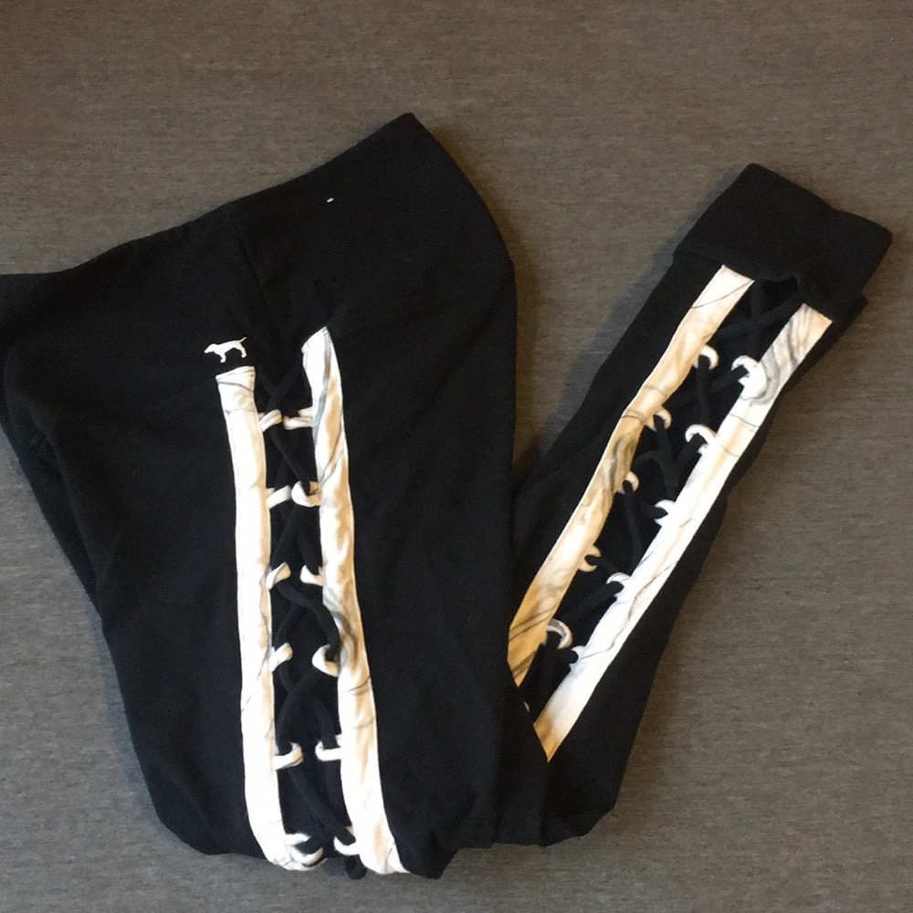 PINK Yoga Pant/Leggings w/ crisscross marble side